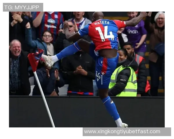 英超积分榜混乱不堪枪手领先曼城黑猫19分四队紧追其后