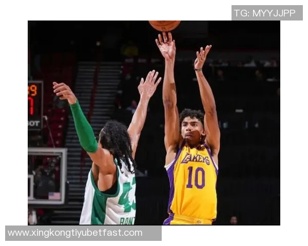 克里斯蒂全力以赴砍下25分三分球表现惊艳全场助力球队奋战 克里斯蒂全力以赴砍下25分三分球表现惊艳全场助力球队奋战