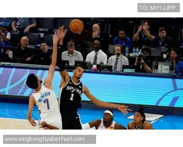 圣诞大战即将来临雷霆队文班信心满满期待更高专注度